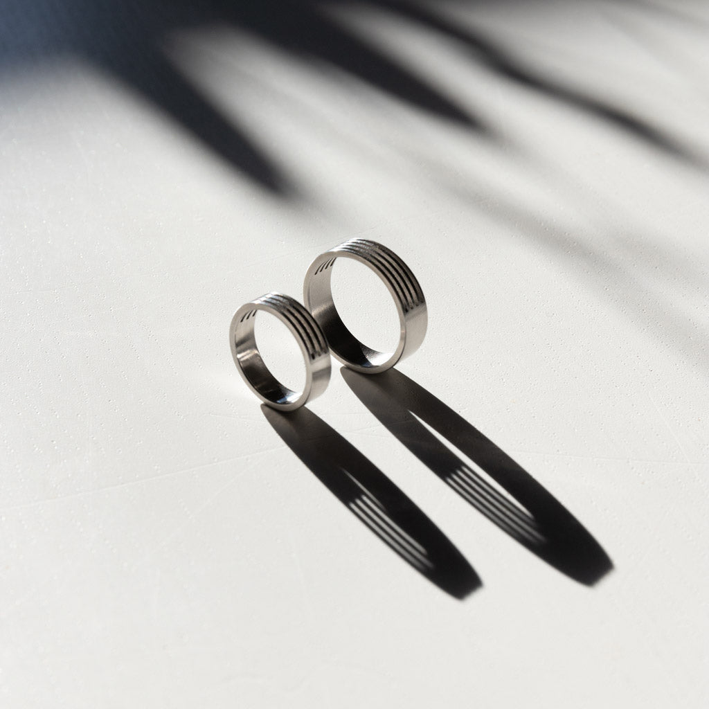 Zásnubní a snubní prsteny.